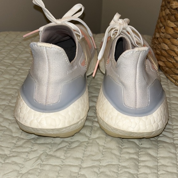 Adidas Ultraboost 21 - Picture 2 of 3
